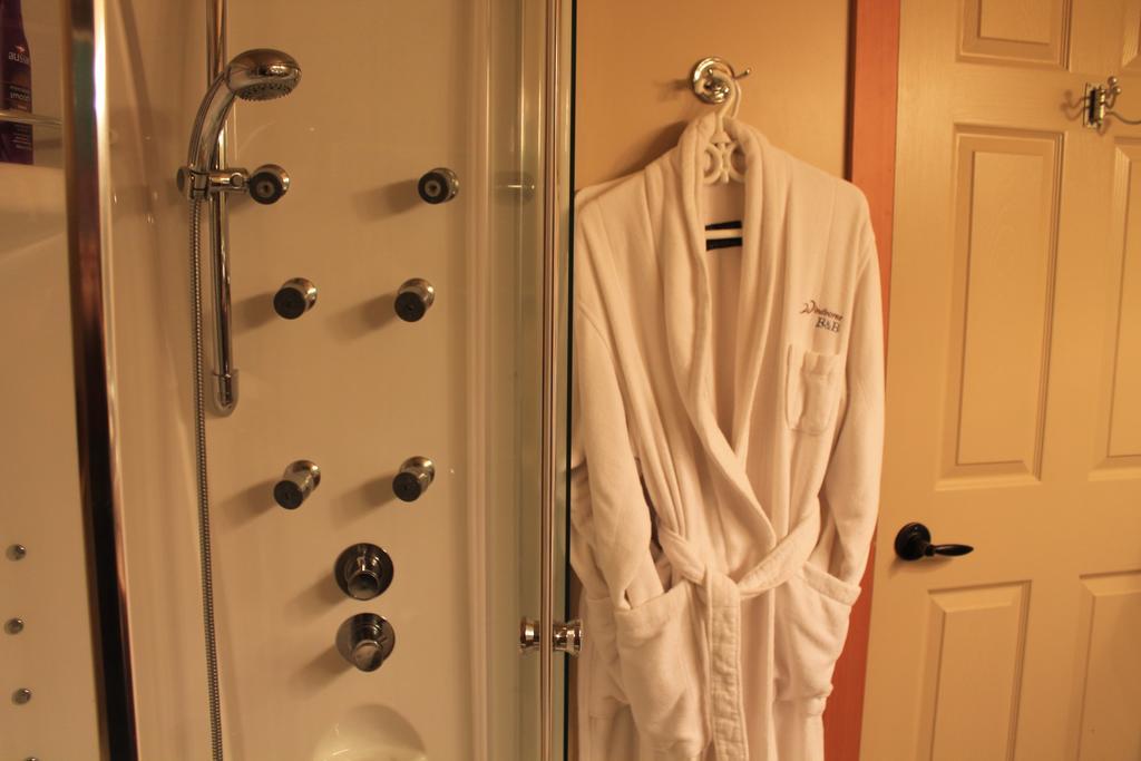 Windborne Bed & Breakfast Castlegar Quarto foto